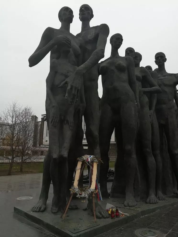 Монумент &quot;Трагедия народов&quot;. - 2
