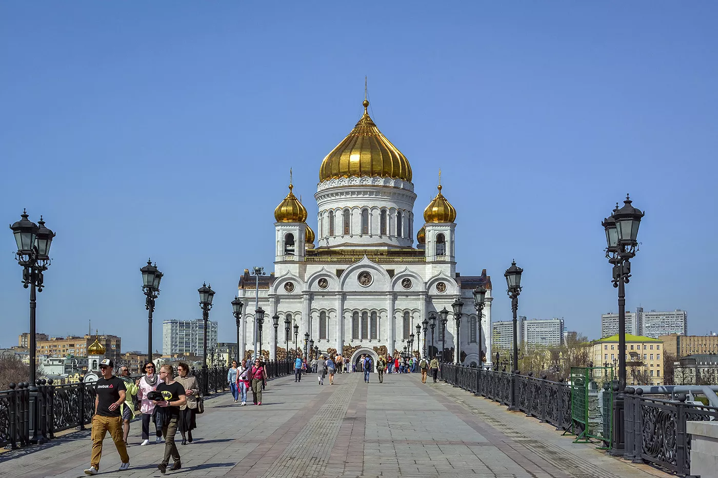 Мини-парк и мост у Храма Христа Спасителя - 3