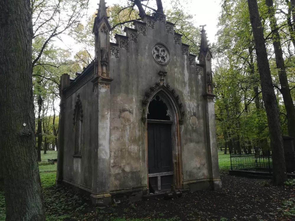 Басурманские склепы - 1