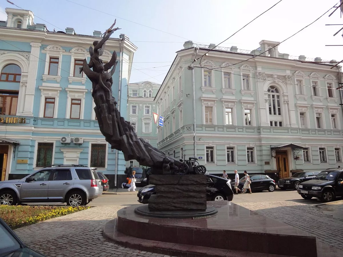 Памятник жертвам теракта в Беслане - 1