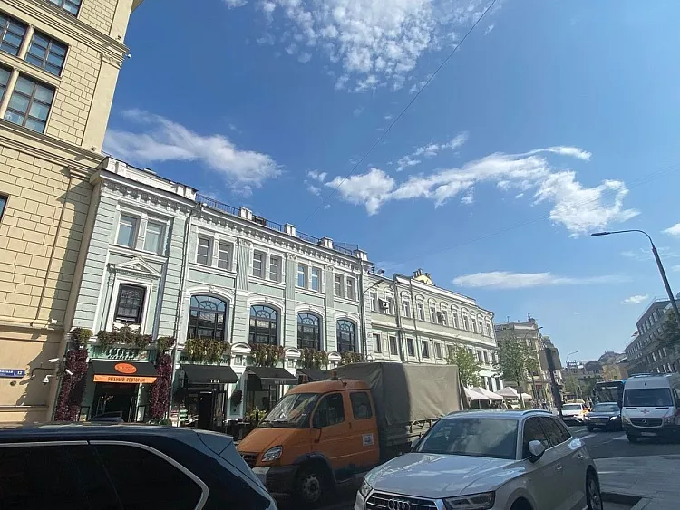 Здание Гостиницы и Ресторана Яр - 3